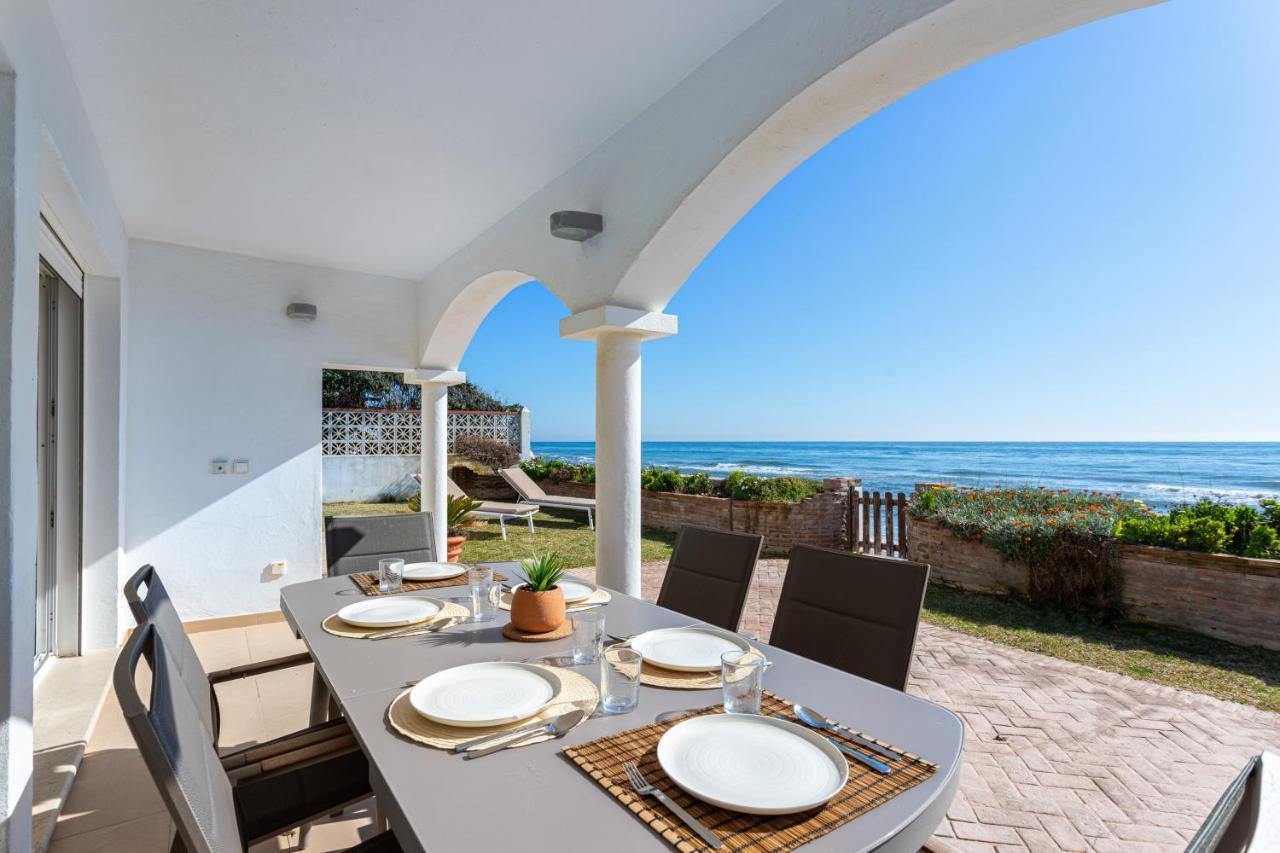 Charming Villa On The Seafront Marbella Dış mekan fotoğraf