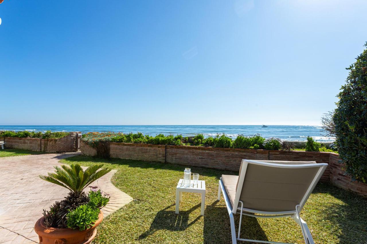 Charming Villa On The Seafront Marbella Dış mekan fotoğraf