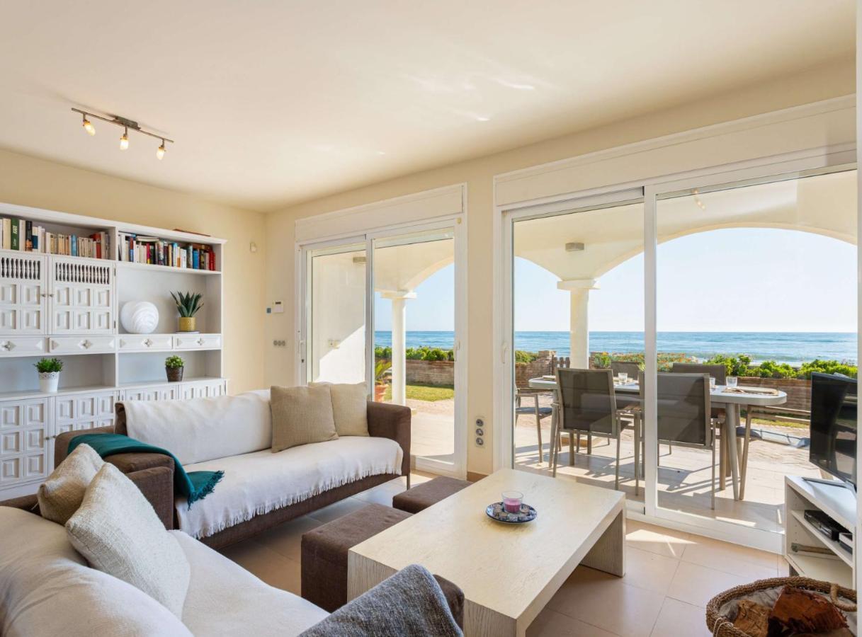 Charming Villa On The Seafront Marbella Dış mekan fotoğraf